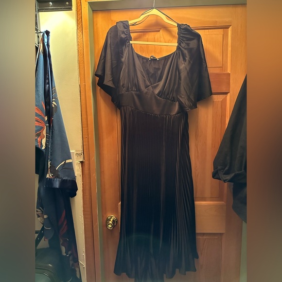 Baltic Born - Aubree Pleated Dress - Picture 2 of 2